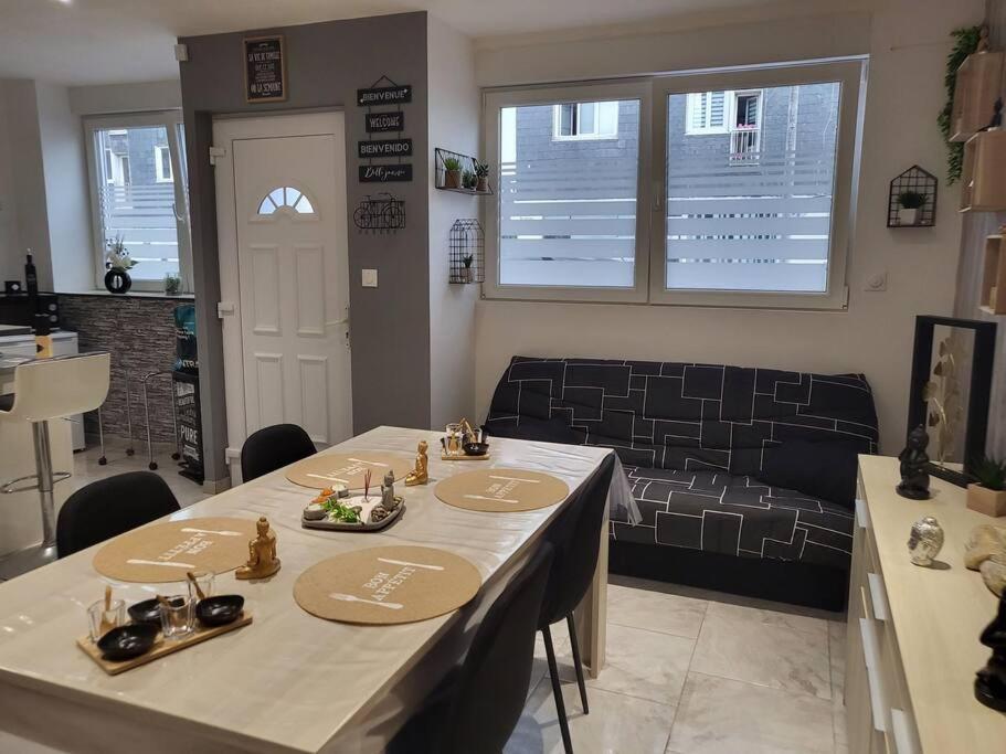 Appartement Chez Graziella Rez-De-Chaussee Calais Exterior foto