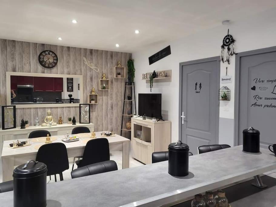 Appartement Chez Graziella Rez-De-Chaussee Calais Exterior foto